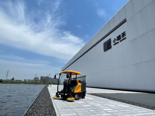 南博C180半封闭式扫地车服务于黄山某茶厂