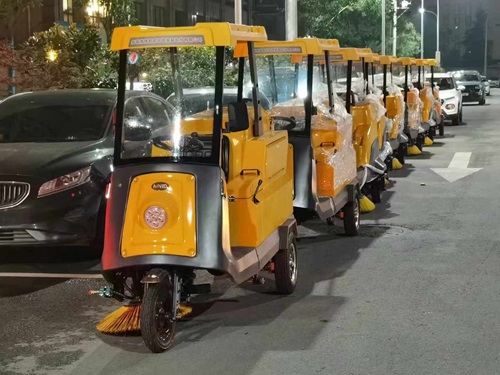 南博环境G30电动高压冲扫车服务于某城市环卫